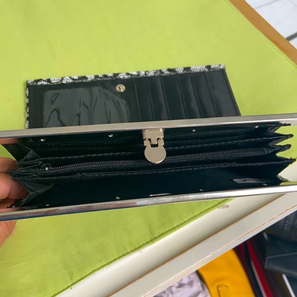 Beaded large wallet with many compartments.BRAND NEW!!💥FIRM PRICE💥 - Picture 7 of 10